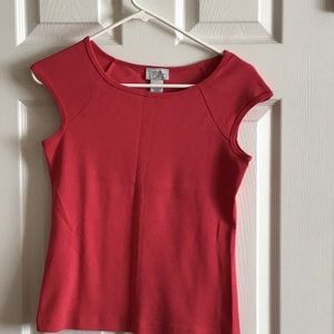 Dark pink sleeveless tee